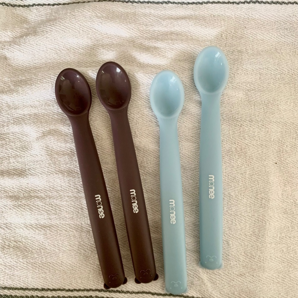 MONEE 4 Baby Silicone Spoons in perfect condition